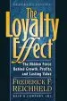 Audiobook Loyalty Effect: The Hidden Force Behind Growth, Profits and Lasting Value author Thomas Teal